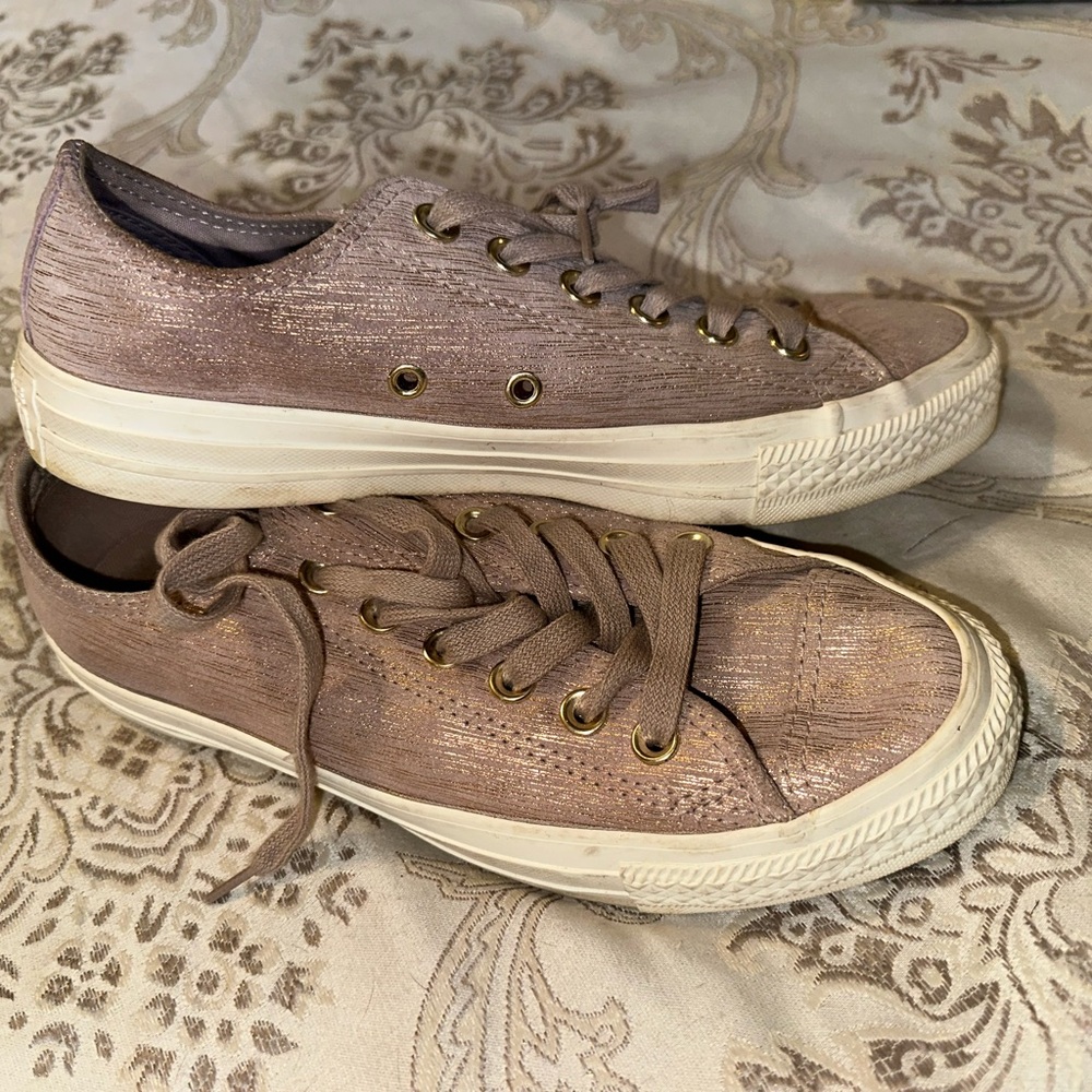 Converse Women's rose gold pink low-top Sneakers size 7 - Picture 3 of 12